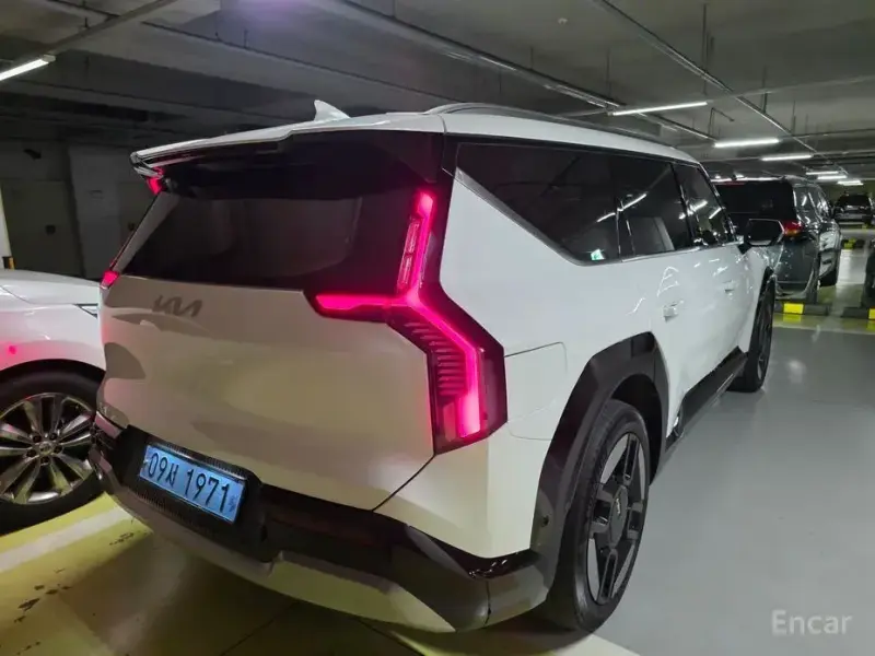 2023 Kia EV9 с пробегом 63 000 км