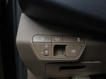 2023 Kia EV9 с пробегом 80 997 км