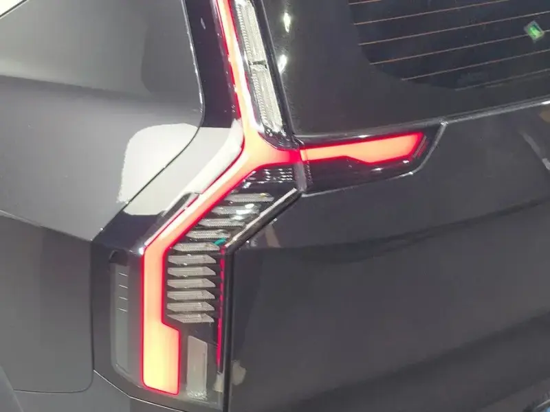 2023 Kia EV9 с пробегом 80 997 км