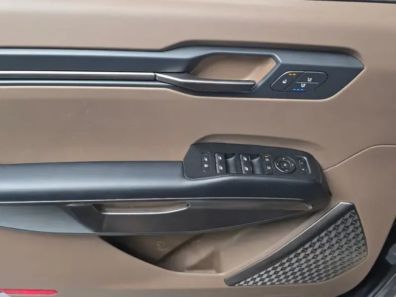 2023 Kia EV9 с пробегом 80 997 км