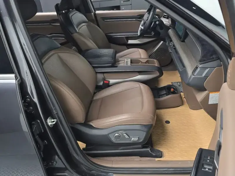 2023 Kia EV9 с пробегом 80 997 км