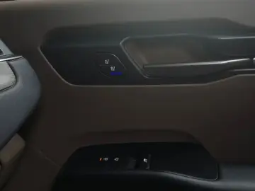 2023 Kia EV9 с пробегом 80 997 км