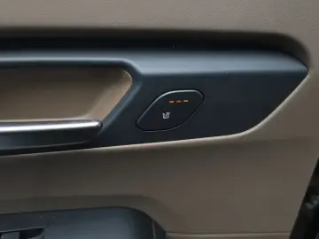 2023 Kia EV9 с пробегом 80 997 км