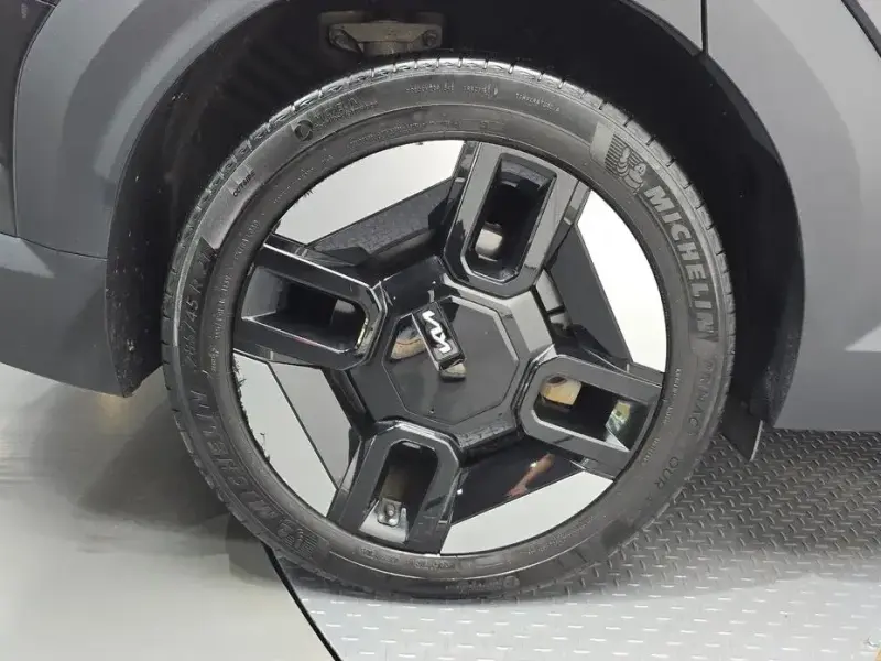 2023 Kia EV9 с пробегом 80 997 км