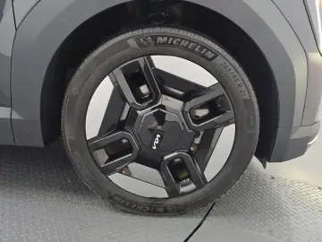 2023 Kia EV9 с пробегом 80 997 км