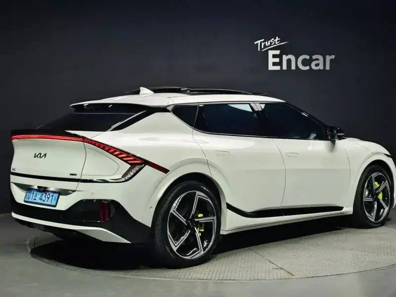 2023 Kia EV6 с пробегом 75 326 км