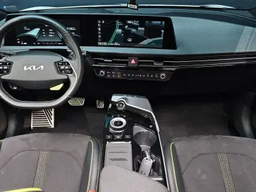 2023 Kia EV6 с пробегом 75 326 км