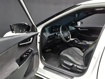 2023 Kia EV6 с пробегом 75 326 км