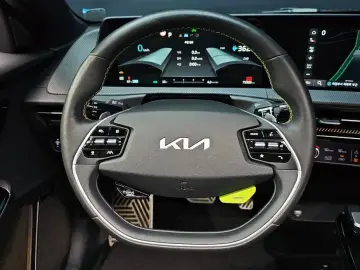 2023 Kia EV6 с пробегом 75 326 км