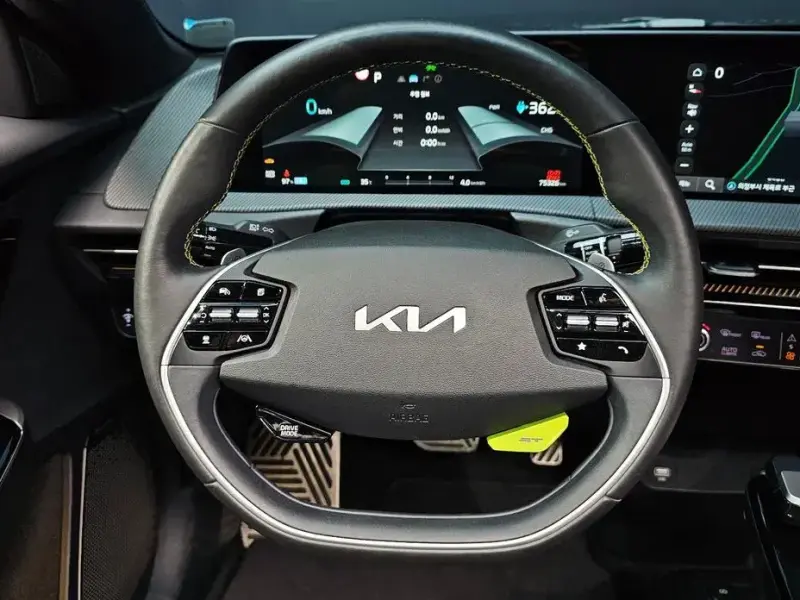 2023 Kia EV6 с пробегом 75 326 км