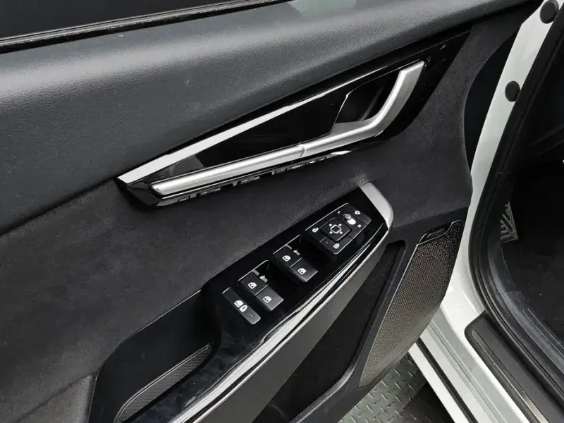 2023 Kia EV6 с пробегом 75 326 км