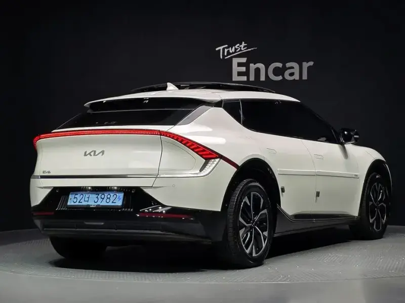 2022 Kia EV6 с пробегом 80 729 км