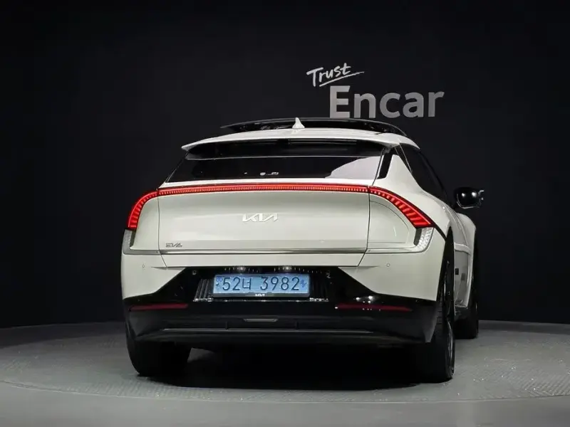 2022 Kia EV6 с пробегом 80 729 км