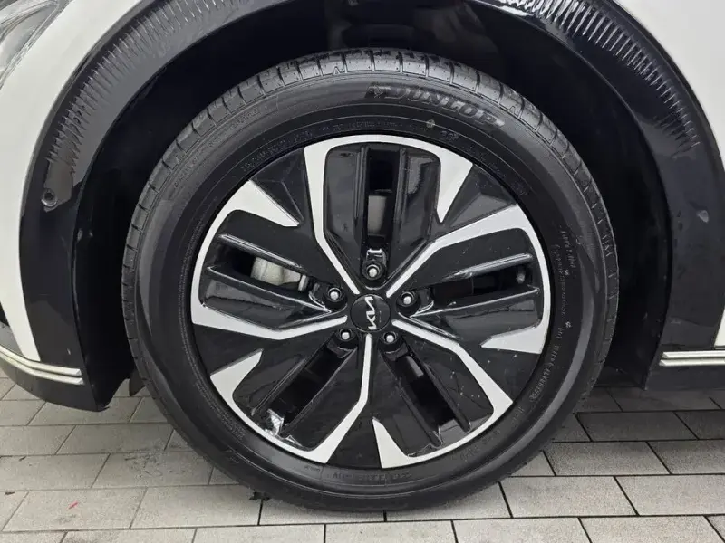 2022 Kia EV6 с пробегом 80 729 км