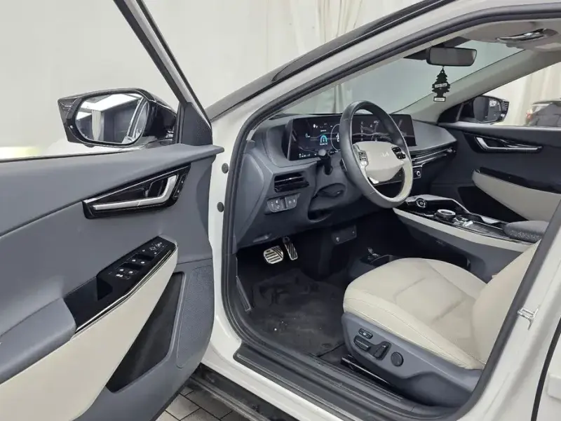 2022 Kia EV6 с пробегом 80 729 км