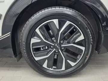 2022 Kia EV6 с пробегом 80 729 км