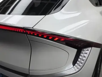 2022 Kia EV6 с пробегом 80 729 км
