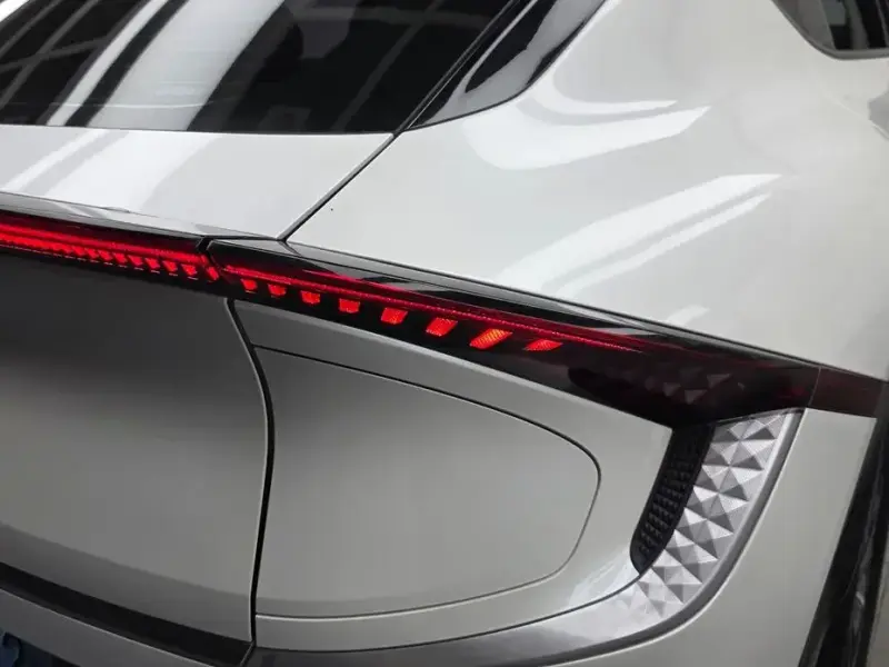 2022 Kia EV6 с пробегом 80 729 км