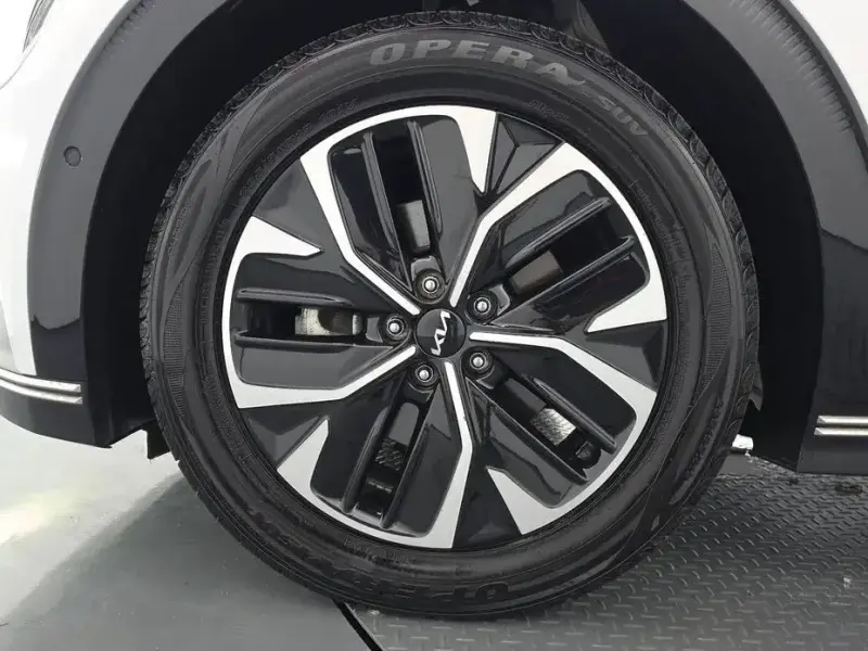 2023 Kia EV6 с пробегом 84 420 км