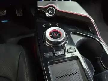 2023 Kia EV6 с пробегом 84 420 км
