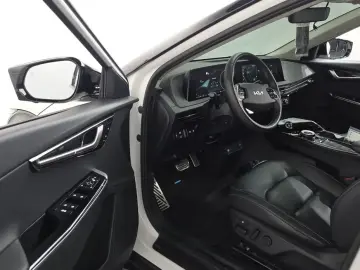 2023 Kia EV6 с пробегом 84 420 км