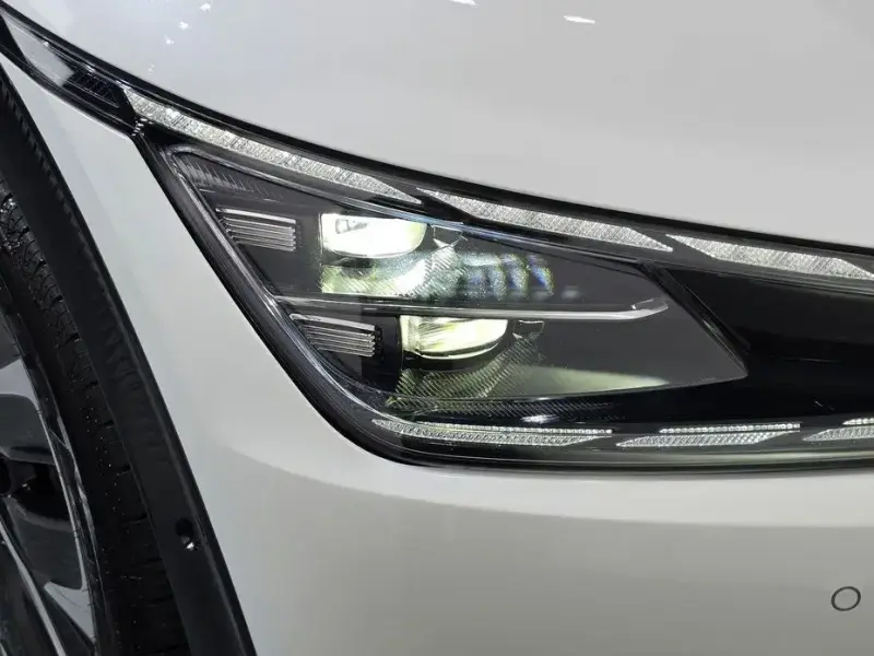 2023 Kia EV6 с пробегом 84 420 км
