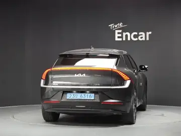 2022 Kia EV6 с пробегом 36 344 км