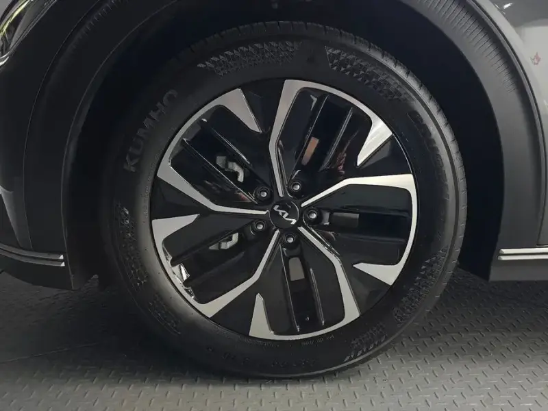 2022 Kia EV6 с пробегом 36 344 км