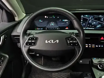 2022 Kia EV6 с пробегом 36 344 км