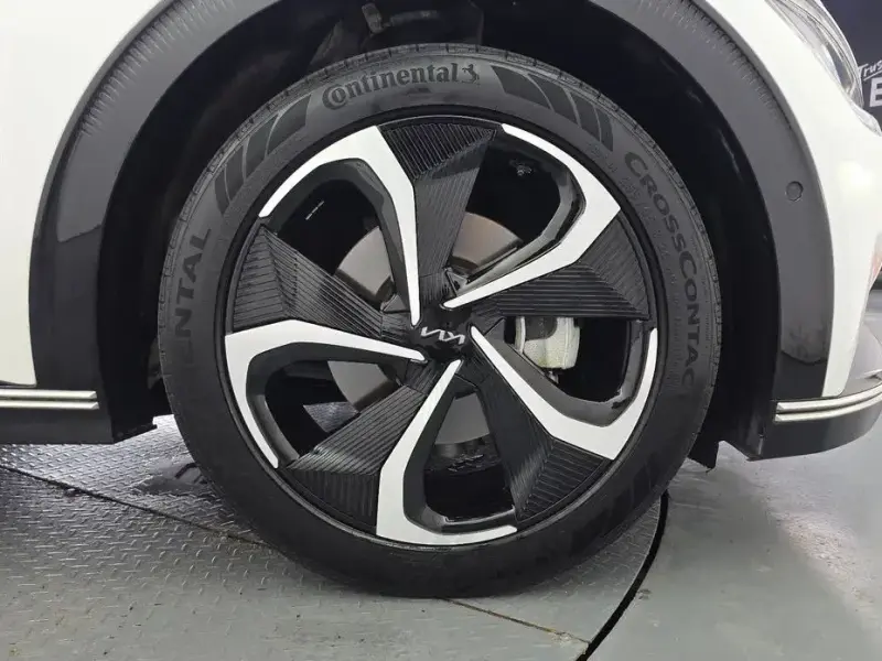 2022 Kia EV6 с пробегом 91 567 км
