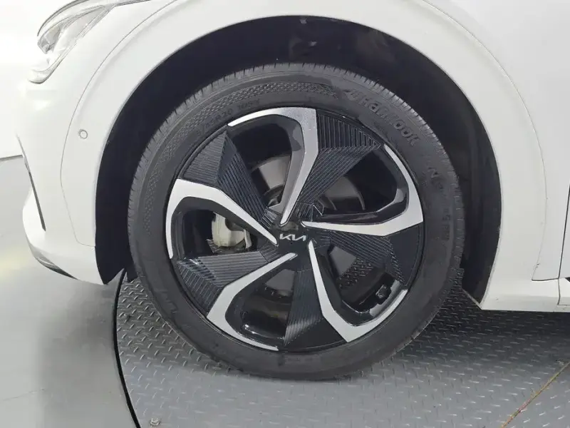 2023 Kia EV6 с пробегом 94 920 км