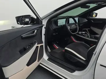 2023 Kia EV6 с пробегом 94 920 км