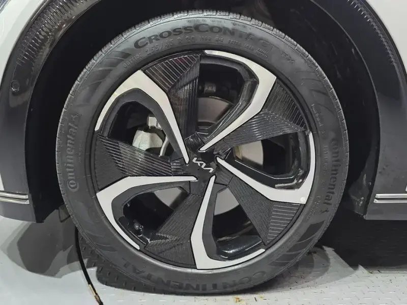 2022 Kia EV6 с пробегом 80 319 км