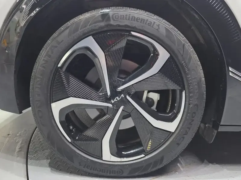2022 Kia EV6 с пробегом 80 319 км