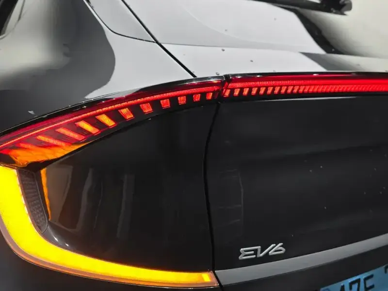 2023 Kia EV6 с пробегом 96 674 км