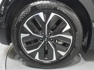 2024 Kia EV6 с пробегом 35 706 км