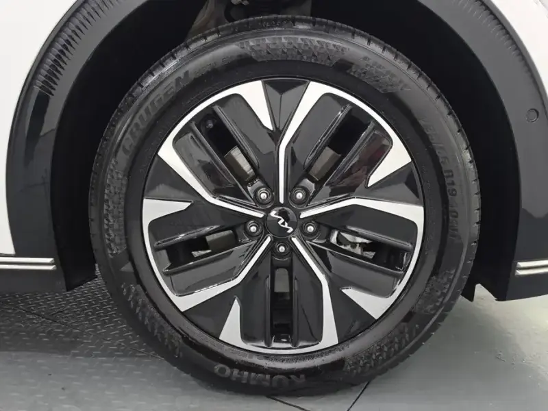 2024 Kia EV6 с пробегом 35 706 км