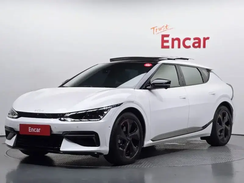 2022 Kia EV6 с пробегом 70 617 км