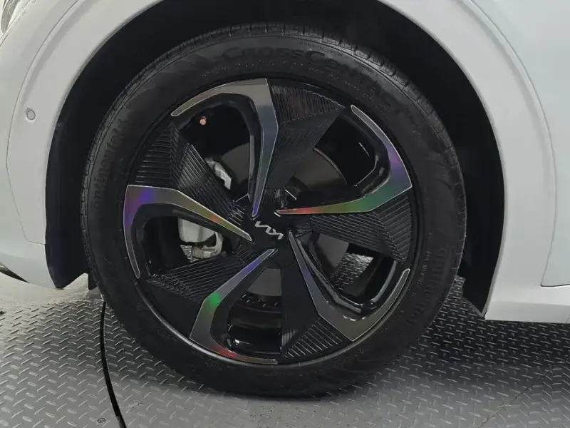 2022 Kia EV6 с пробегом 70 617 км
