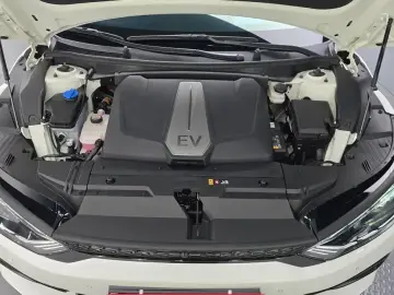 2022 Kia EV6 с пробегом 70 617 км