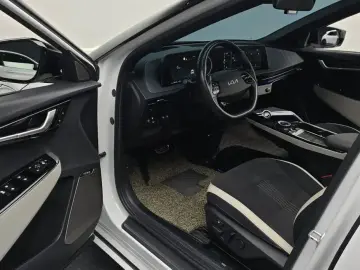 2022 Kia EV6 с пробегом 70 617 км