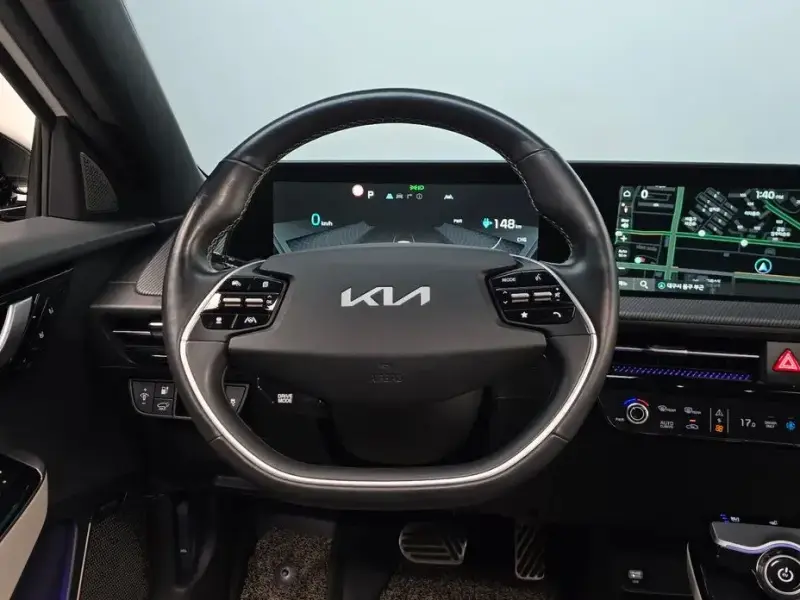2022 Kia EV6 с пробегом 70 617 км