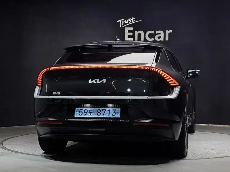 2022 Kia EV6 с пробегом 35 812 км