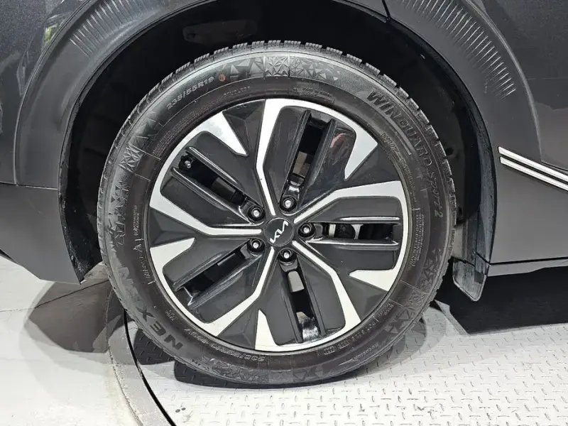2022 Kia EV6 с пробегом 35 812 км