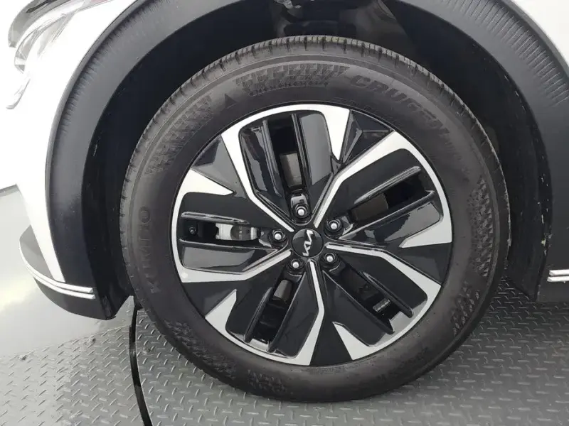 2023 Kia EV6 с пробегом 36 010 км