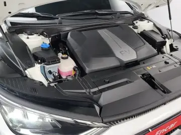 2023 Kia EV6 с пробегом 36 010 км