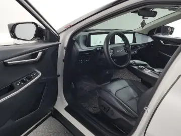2023 Kia EV6 с пробегом 36 010 км
