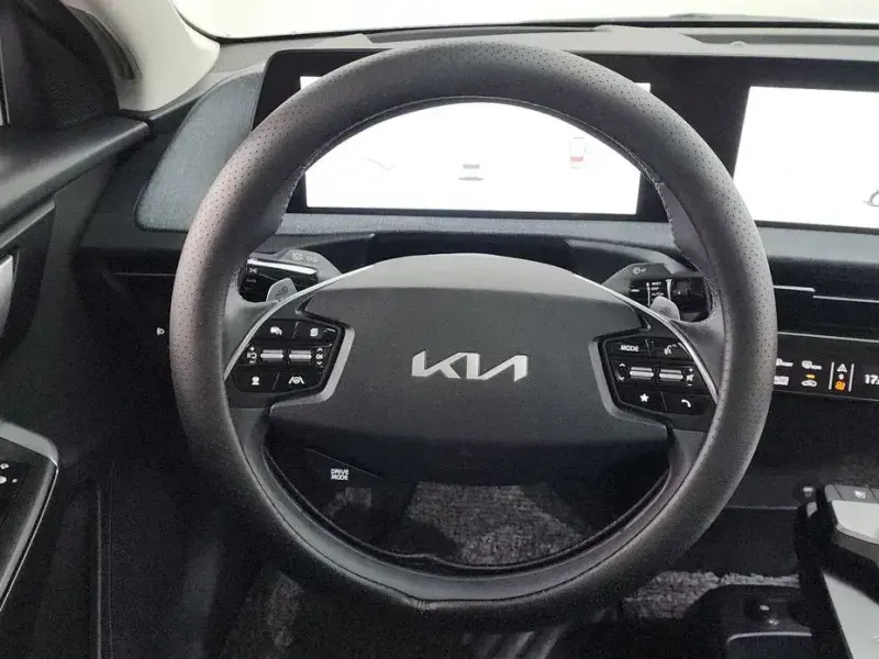 2023 Kia EV6 с пробегом 36 010 км
