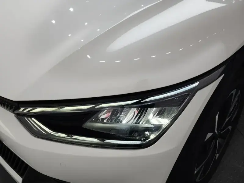 2023 Kia EV6 с пробегом 36 010 км