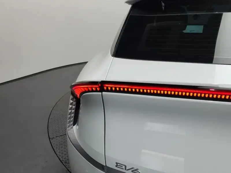 2023 Kia EV6 с пробегом 36 010 км